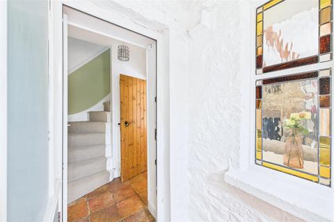 89 Strode Road, Clevedon, BS21 6QF