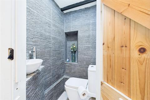 89 Strode Road, Clevedon, BS21 6QF