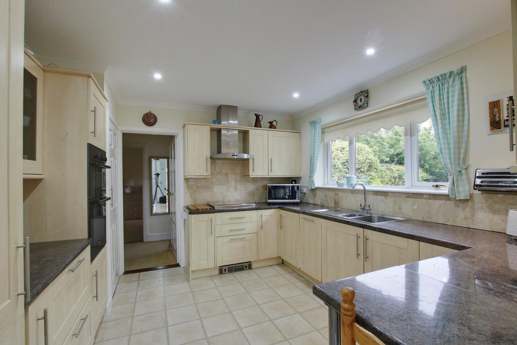 Kitchen breakfast room