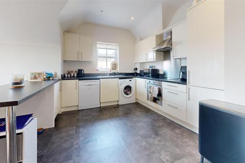 2 bedroom apartment for sale, Gentian Way, Weymouth