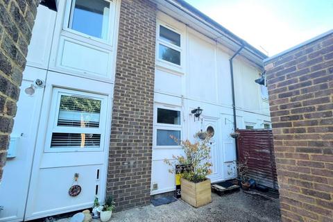 2 bedroom terraced house for sale, 31 Thirlmere Gardens, Northwood, Middlesex, HA6 2RX