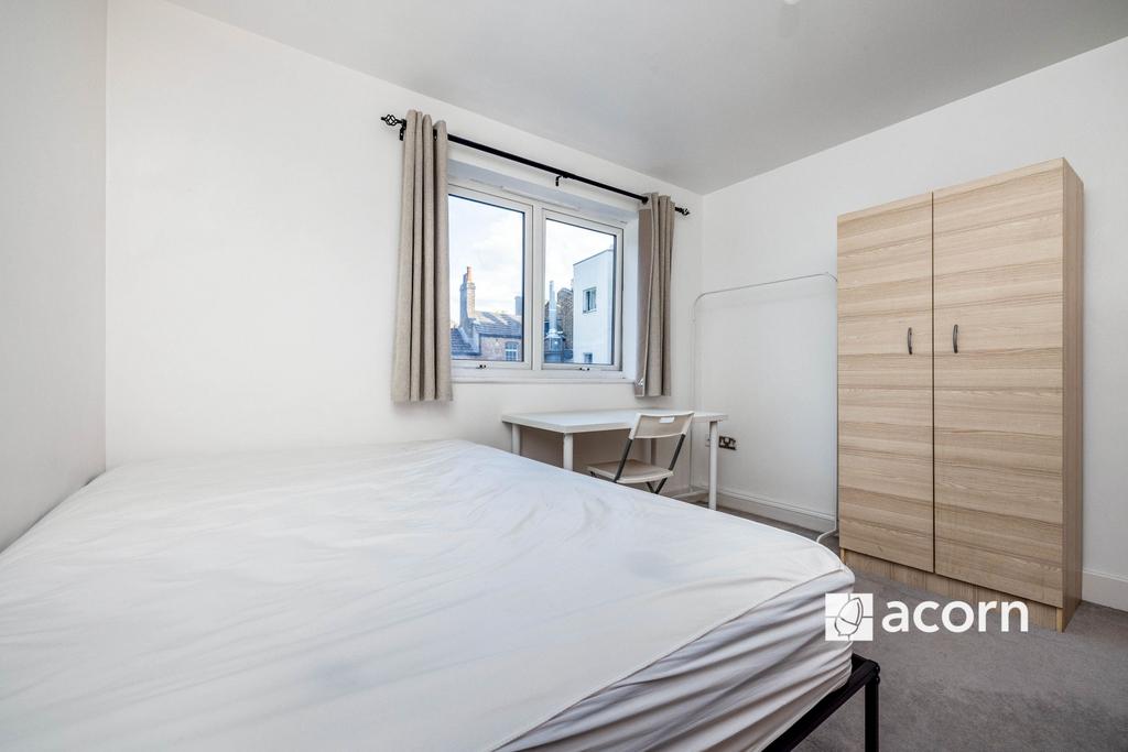 Bedroom 1 (2)