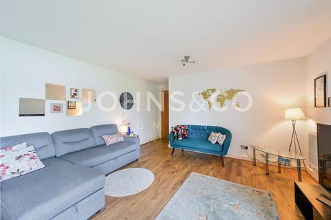 1 bedroom flat for sale, Barrier Point Road, E16
