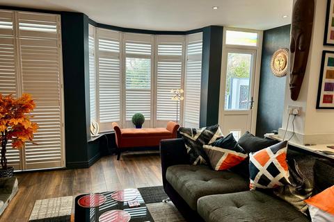 3 bedroom semi-detached house for sale, Noak Hill, Romford, RM3