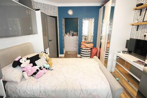 15 The Mount, Romford, RM3 7LJ