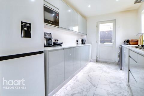 13 Broadpiece, Pennyland, Milton Keynes, MK15 8AT