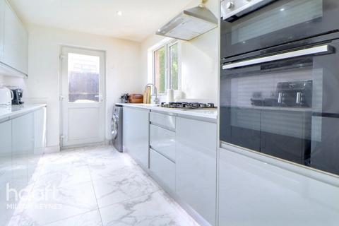 13 Broadpiece, Pennyland, Milton Keynes, MK15 8AT