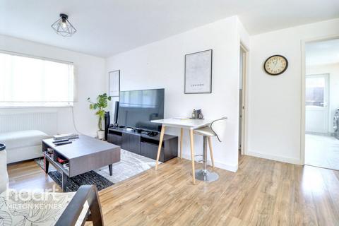 13 Broadpiece, Pennyland, Milton Keynes, MK15 8AT