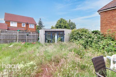 undefined, Buckingham Road, Steeple Claydon