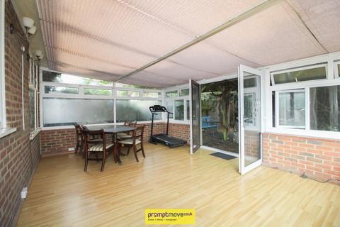 3 bedroom detached bungalow for sale, Barton Road Luton LU3 2BD