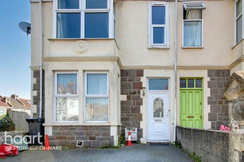 4 bedroom semi-detached house to rent, Southend Road, WESTON-SUPER-MARE