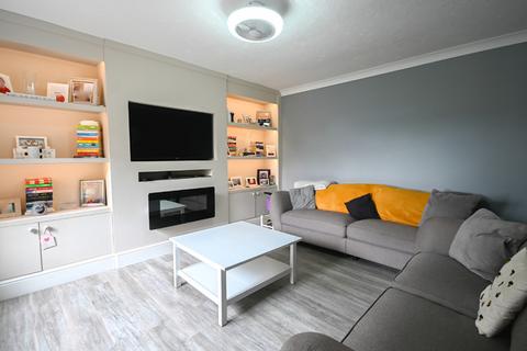 4 bedroom detached house for sale, Main Street, Yaxley PE7