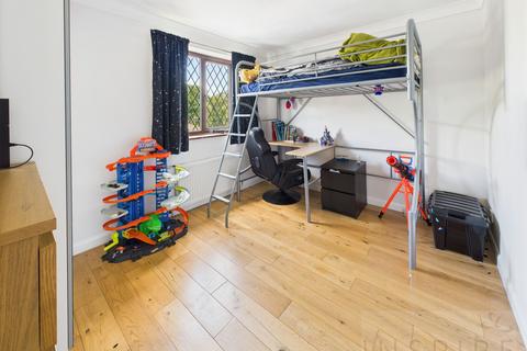 6 Wilberforce Close, Crawley, RH11 9TD