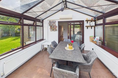 6 Wilberforce Close, Crawley, RH11 9TD