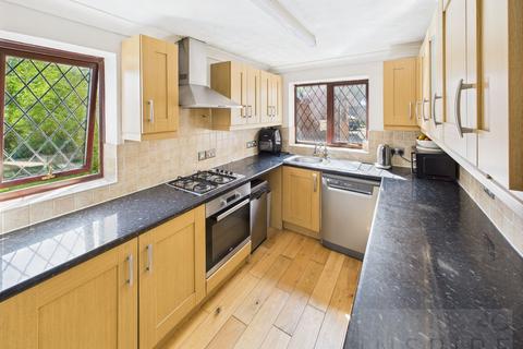 6 Wilberforce Close, Crawley, RH11 9TD