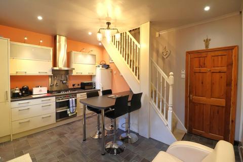 3 bedroom terraced house for sale, Gladstone Street, Glossop SK13