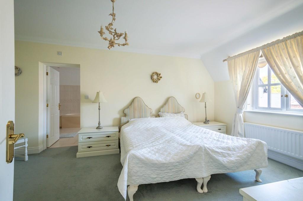 11 Balaton Place-16