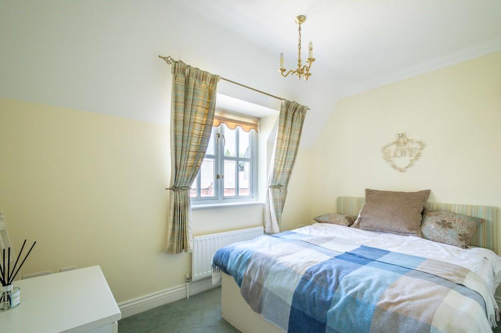 11 Balaton Place-21