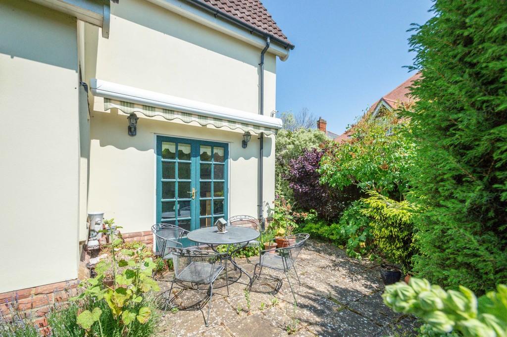 11 Balaton Place-28