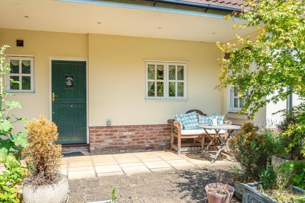 11 Balaton Place-25