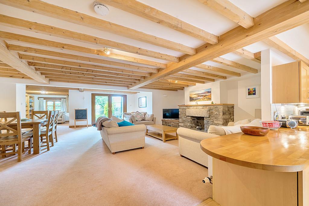 Living Dining Area