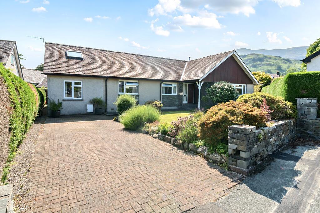 18 Collingwood - Private Driveway
