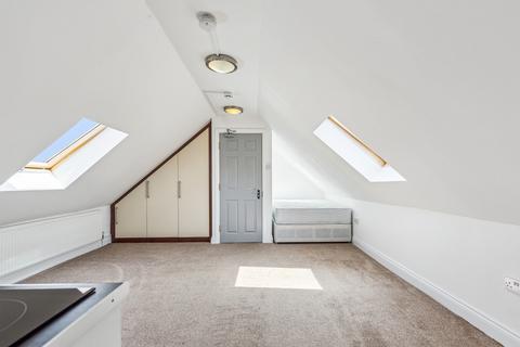 undefined, Masters Close, Luton