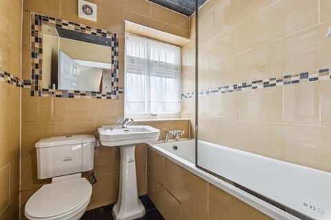 undefined, Masters Close, Luton