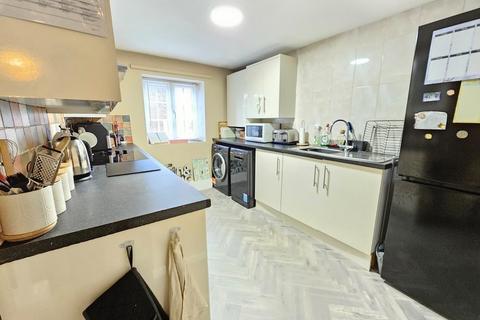 Flat H, 12 Bath Road, Worcester, WR5 3EJ