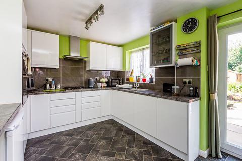 4 bedroom detached house for sale, Wisteria Close, Rushden NN10