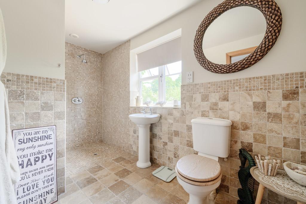 Jack and Jill Ensuite