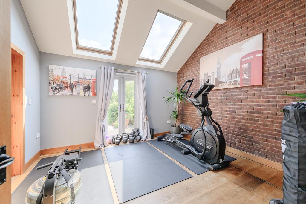 Bedroom /Gym