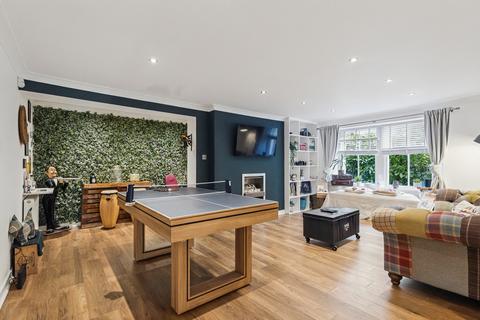 undefined, 22a Southpark Avenue, Hillhead, G12 8HZ