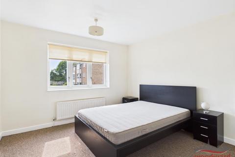 24 Apsley Close, Harrow, HA2 6AP