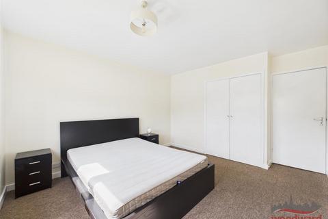 24 Apsley Close, Harrow, HA2 6AP