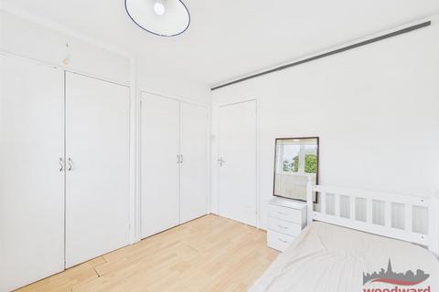 24 Apsley Close, Harrow, HA2 6AP