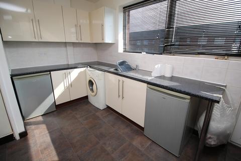 2 bedroom flat to rent, Town Lane, Rotherham S61