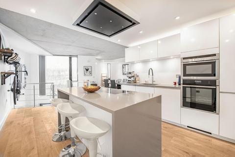 3 bedroom flat for sale, Copenhagen Street, Islington, London, N1