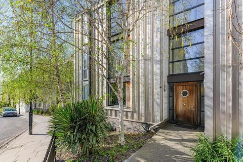 3 bedroom flat for sale, Copenhagen Street, Islington, London, N1