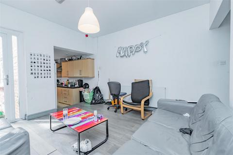 6 bedroom house to rent, Dawlish Road, Birmingham B29