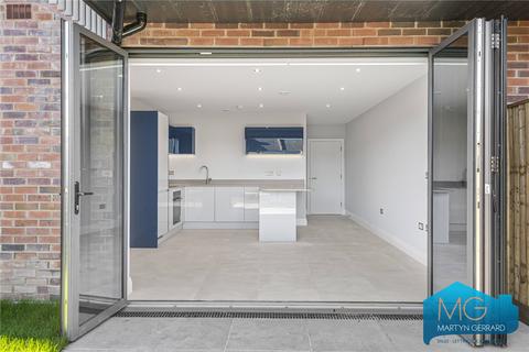 undefined, Brownlow Road, London, N11