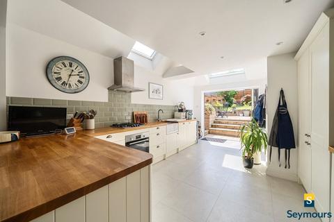 19 Denzil Road, Guildford, GU2 7NQ