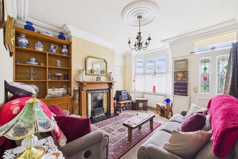 4 bedroom terraced house for sale, Pennwood Lane, Penn, Wolverhampton, WV4