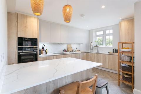 undefined, Coulsdon Court Road, Coulsdon