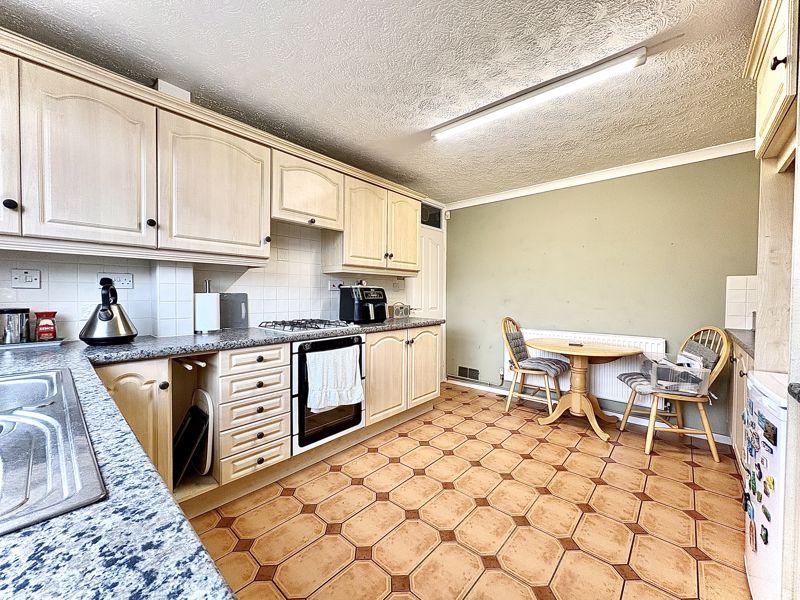 Dining kitchen