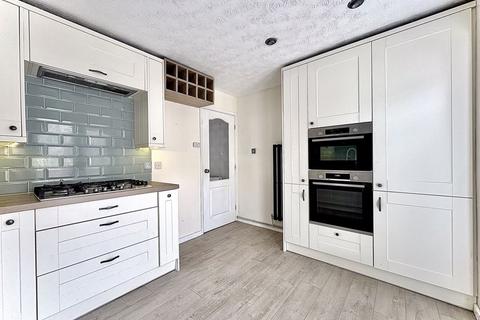 48 Harvest Close, Upper Gornal, Dudley, DY3 2HT