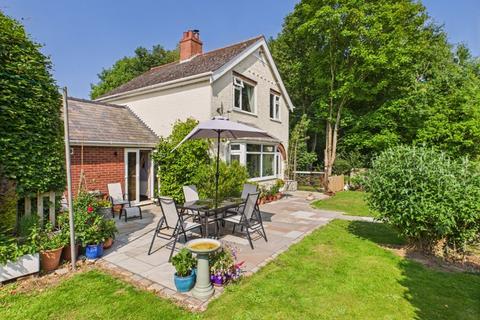 4 bedroom detached house for sale, La Fontoj, Post Box Lane, Raithby Road, Hundleby, Spilsby