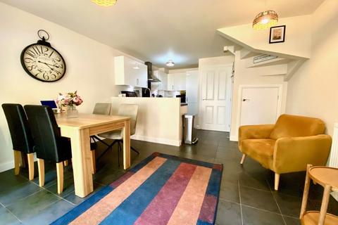 71 Violet Grove, Northwich, CW8 4FG