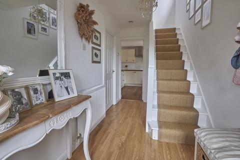 16 Grainger Close, Exeter, EX2 5RL