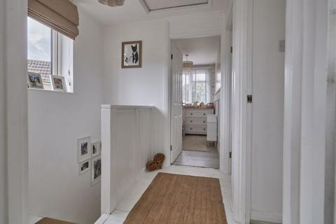 16 Grainger Close, Exeter, EX2 5RL